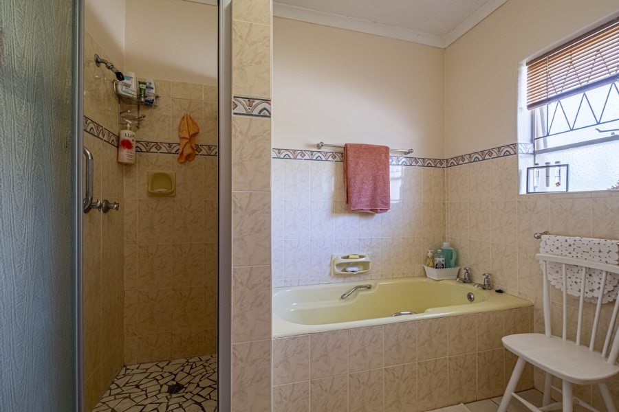 4 Bedroom Property for Sale in Summerstrand Eastern Cape